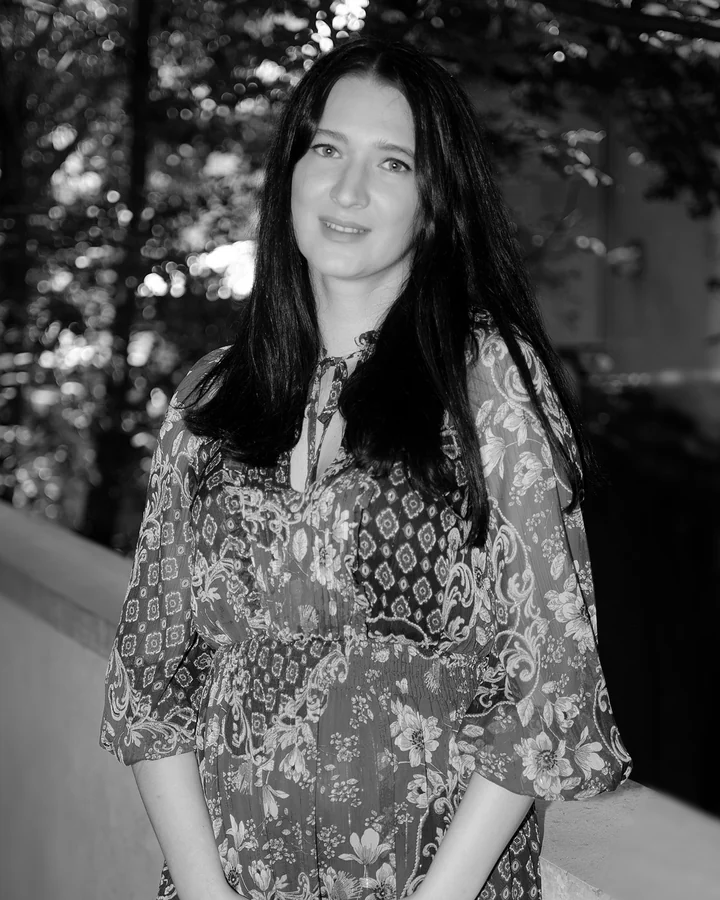 Oana Străteanu, Office Manager